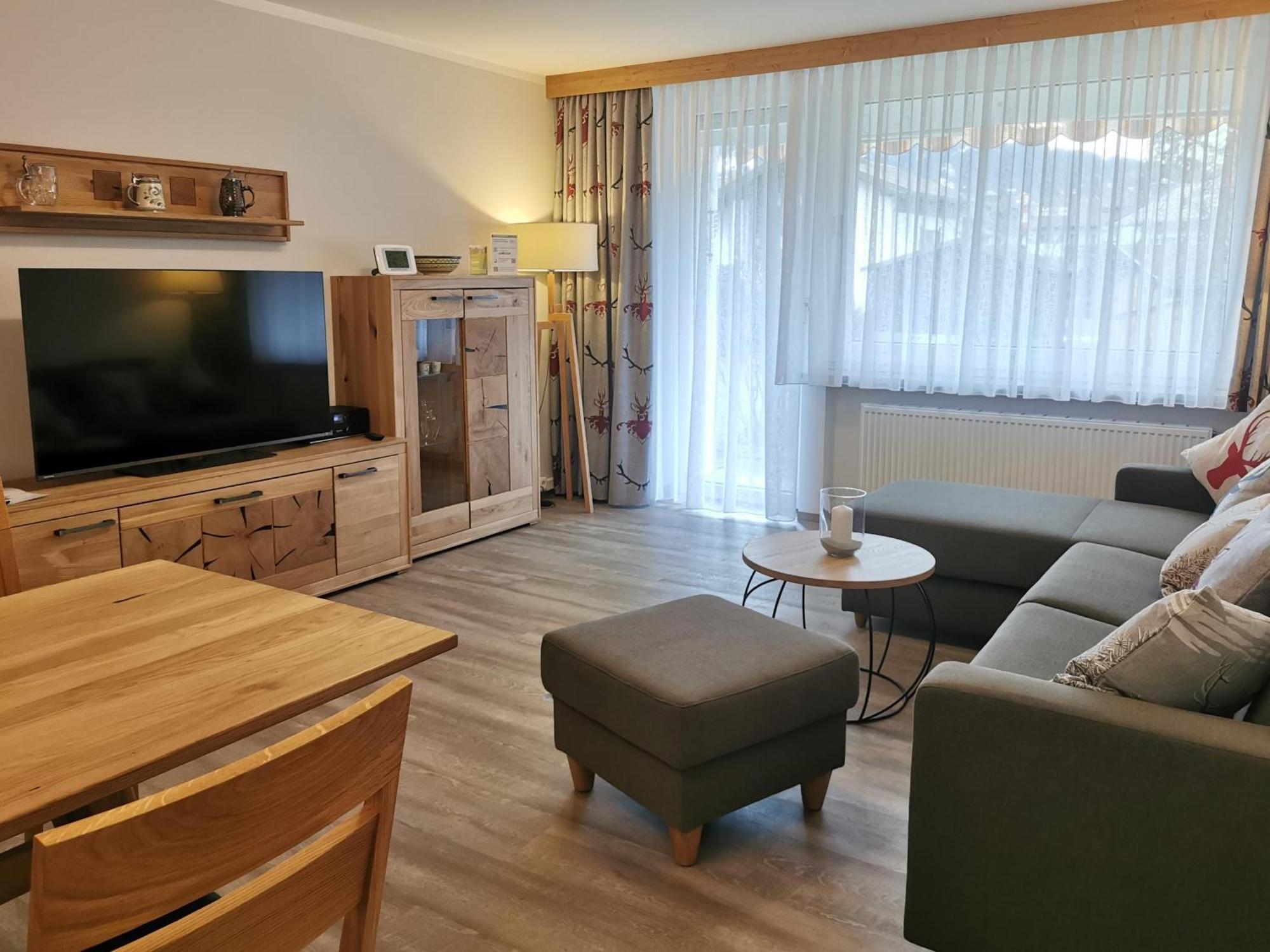 Montana Haus, A14, A17, B4 Oder C8 Apartment *