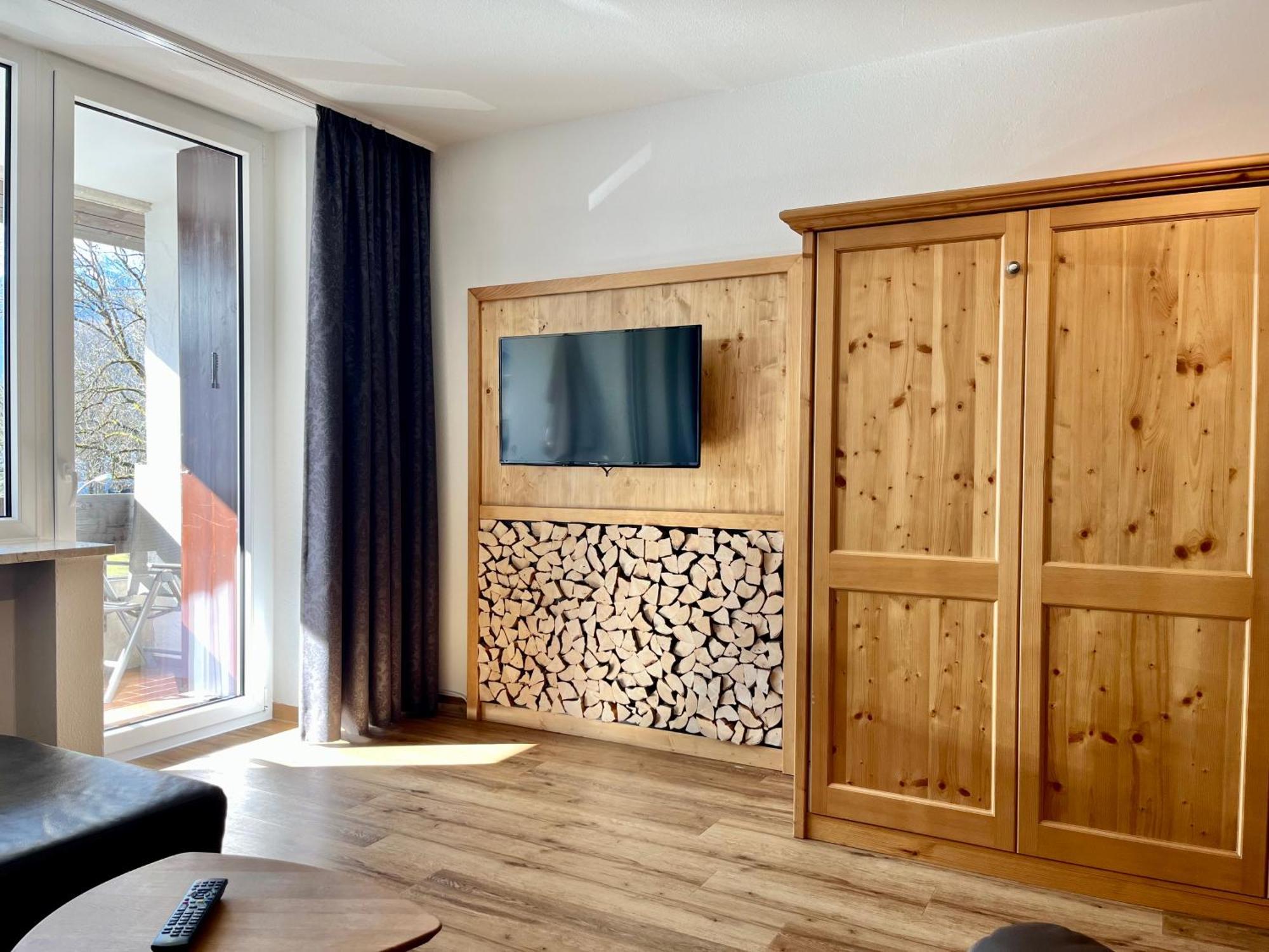 Montana Haus, A14, A17, B4 Oder C8 Apartment *